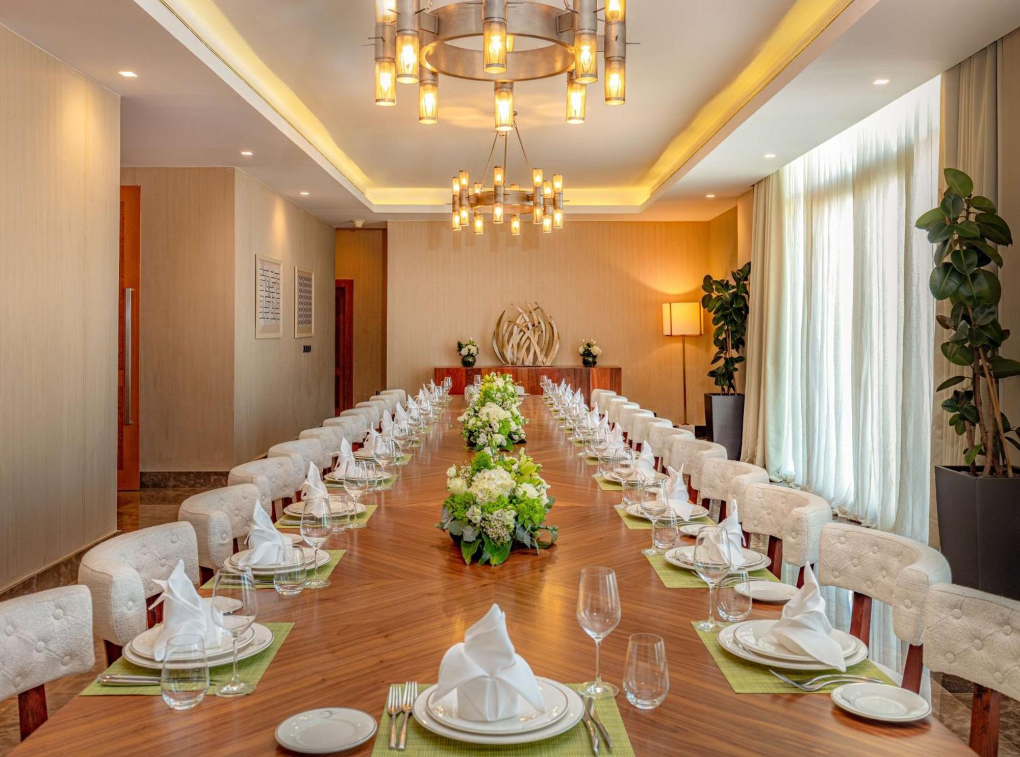 Hotel Kempinski Al Othman 5*
